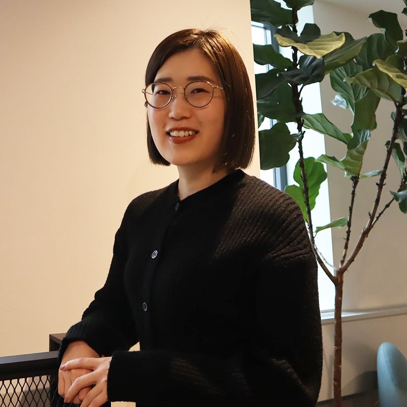 石川 友里絵 氏