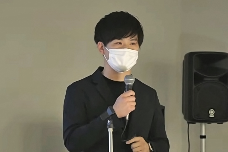 松枝 直 氏