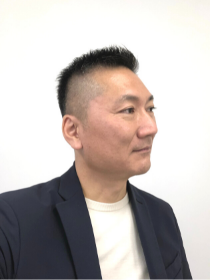 堂前 徹 氏
