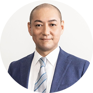 新名 史典 氏